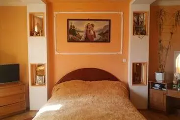 Aamiaismajoitus (B&B) садиба у пані марії