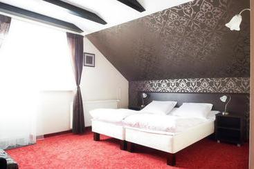 酒店 Pensjonat Przy Zamku