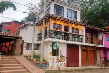 شقق خاصة سياحية El Mirador Raquireño Ma