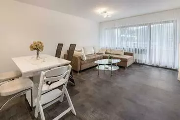 ツーリストアパートメント Heidis Dihei