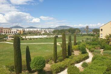 Turista apartmanok Superbe Appartement 2 Chambres Piscine Et Plage