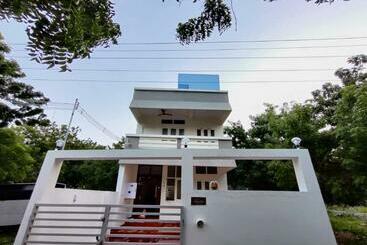 Turistihuoneistot La Maison Aurele Near Auroville Beach