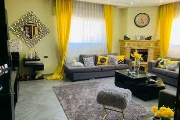 آپارتمانهای توریستها Laura’s Modern Villa