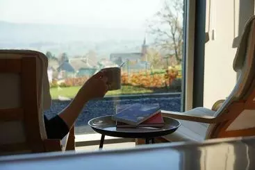 ツーリストアパートメント Petite Perle En Haute Ardenne Avec Vue Sur La Vallée, Cabine Infra Rouge Et Bain Balnéo