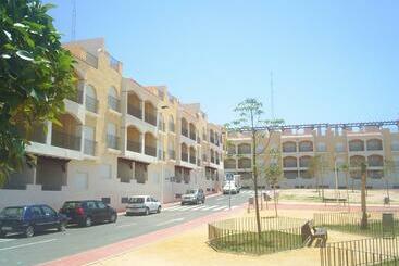 דירות לתיירים Apartamento A 150 Metros Del Puerto Deportivo