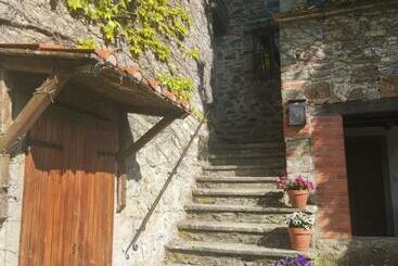 דירות לתיירים La Terrazza With Pool 1st June To 30th August