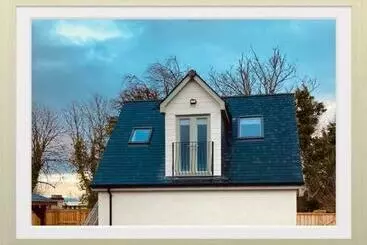 Turistihuoneistot Wardlaw View  Luxury Studio Apartment With Stunning View