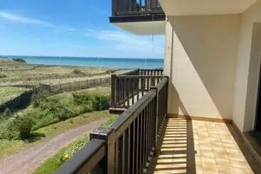 ツーリストアパートメント Appartement Vue Mer   Accès Direct à La Plage