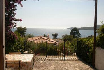 ツーリストアパートメント Villa Mitoyenne, 100m Des Plages   3 Chambres