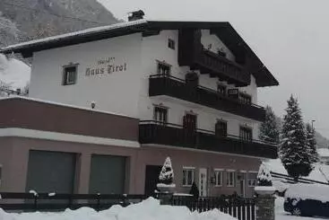 ホテル Haus Tirol Appartements