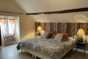 Жильё для туристов Maison De Vacances Spacieuse Avec Cour Privative, Proche Des Commerces Et Activités De Plein Air