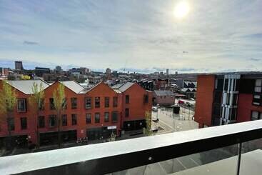 شقق خاصة سياحية Penthouse Apartment W/ Parking