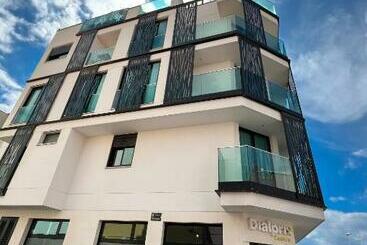 Vakantie-appartementen A Brand New Apartment 60m From The Ocean :)