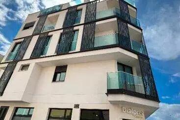 Appartements touristiques A Brand New Apartment 60m From The Ocean :)