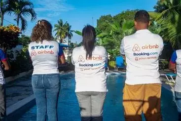 آپارتمان‌های توریست‌ها Fully Equipped 2br Aptdt5mins To The Beach