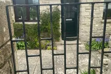 ツーリストアパートメント Quality Court