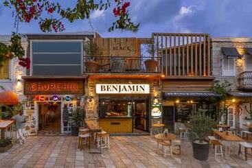 آپارتمان‌های توریست‌ها Churchill Townhouse