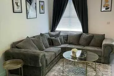 Apartaments turístics Beautiful 3bedroom Townhouse In A New Estate