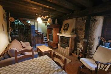 شقق خاصة سياحية El Rinconcito Del Hornillo   Con Chimenea 6 Personas