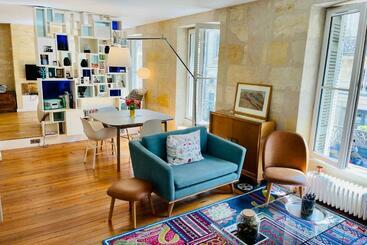 관광객 아파트 Nice Furnished Apartment With Inner Courtyard Near The City Center