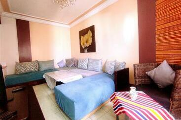 ツーリストアパートメント Appartaucoeurderabat