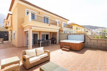 Apartaments turístics Casa Vera Costa Adeje Tenerifesummervillas Jacuzzi The Best Sunset