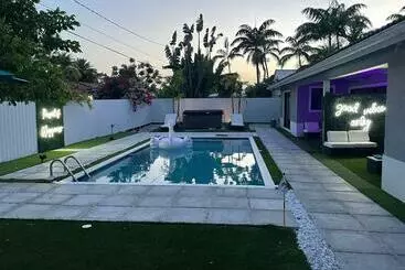 ツーリストアパートメント Paradise Resort