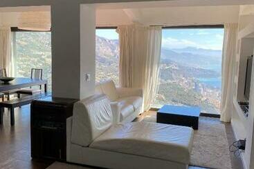 شقق خاصة سياحية Villa With Unique & Breathtaking View Over Sea, Monte Carlo, Italy & Alps