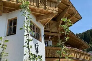 Apartamente turistice Lodge Of Joy