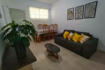 ツーリストアパートメント Apartamento Temporada Encantador A 200 M Da Praia Gonzaguinha