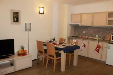 Apartamente turistice Apartment Kristin In Apart Hotel Stenata