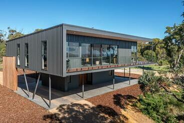 ツーリストアパートメント Carpe Artes Architectural Bushland Home, Marg Riv
