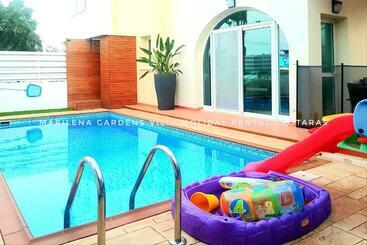 ツーリストアパートメント Marilena Gardens Villa