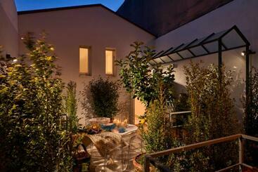 Жильё для туристов Right House   Indipendent In Characteristic Marina District