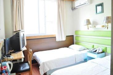 酒店 Free Line Youth Hostel Qingdao Zhanqiao Railway Station