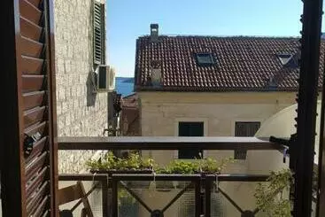 آپارتمان‌های توریست‌ها City Life Apartman