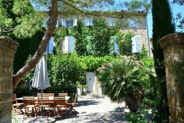 شقق خاصة سياحية Domaine De La Dragonette Mas From The 18th Century In The Heart Of Provence  Lubéron Avignon