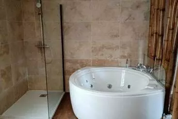 ツーリストアパートメント Appartement Jacuzzi Privatif Love&zen