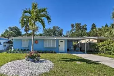 Turistihuoneistot Rita S Cottage By The Beach   Steps To Ocean!