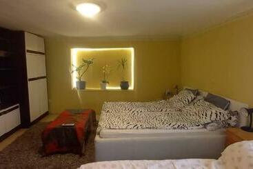 شقق خاصة سياحية Gyöngyösi Kertes Ház