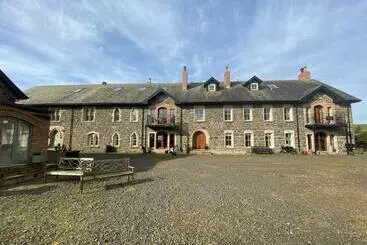 ツーリストアパートメント The Old Flax Mill Yoga Retreat