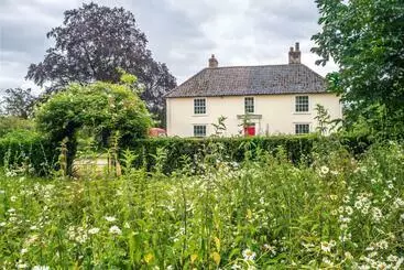 ツーリストアパートメント Grove Farm House