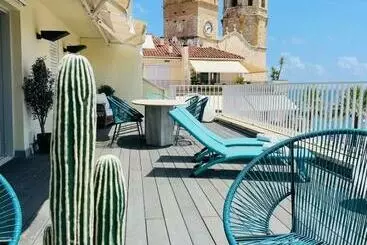 Apartamente turistice ático Con Fantásticas Vistas Al Mar Y La Iglesia