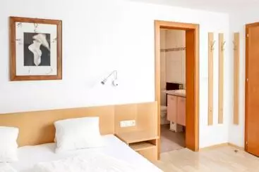 Bed and Breakfast Garni Madrisa