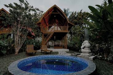 Hotel Kusfarm Bali By Ahm