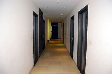 Hotel Goroomgo Heera Celebration Mathura