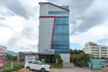 ホテル Collection O Seven Hills Inn