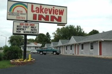 בית מלון כפרי Lakeview Inn