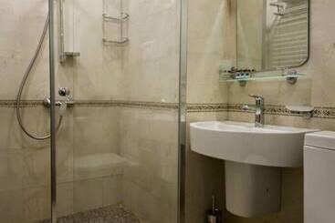 ユースホステル Rock Hotel First Line