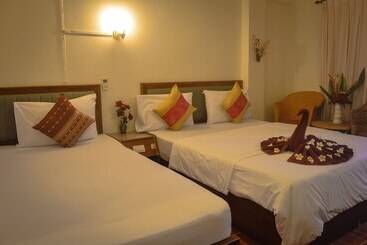 Bonny Hotel 4 Floors No Elevator